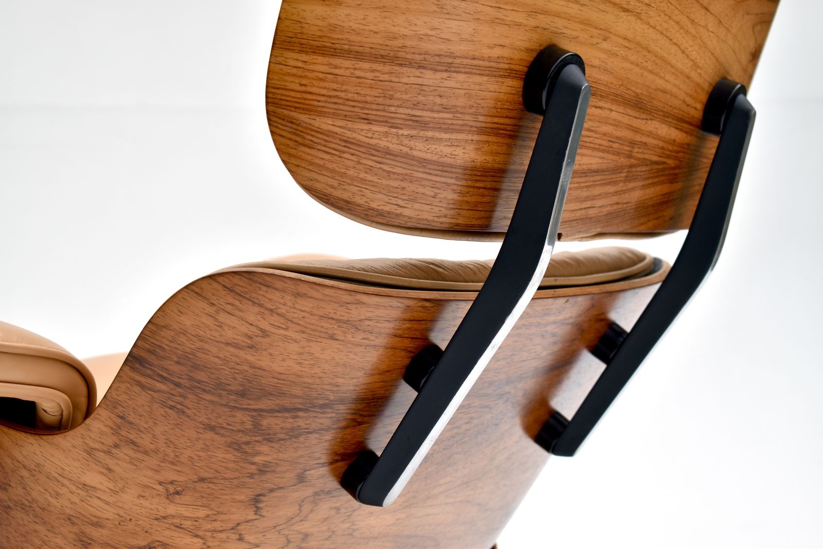 Original 1960s Vintage Eames Lounge Chair For Herman Miller photo furniture