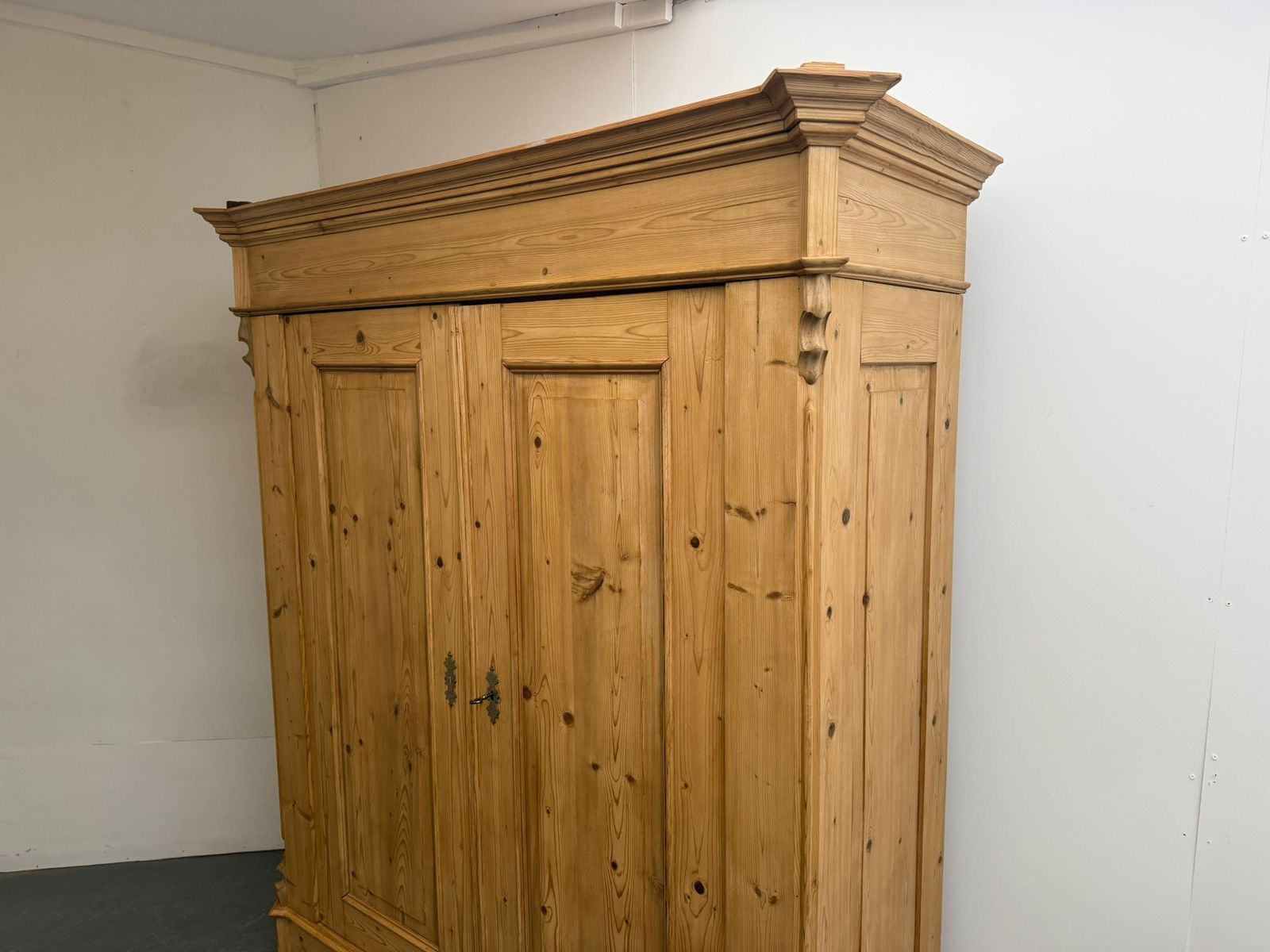 A Lovely Pine Georgian Waxed Knockdown Ladies Wardrobe photo for sale