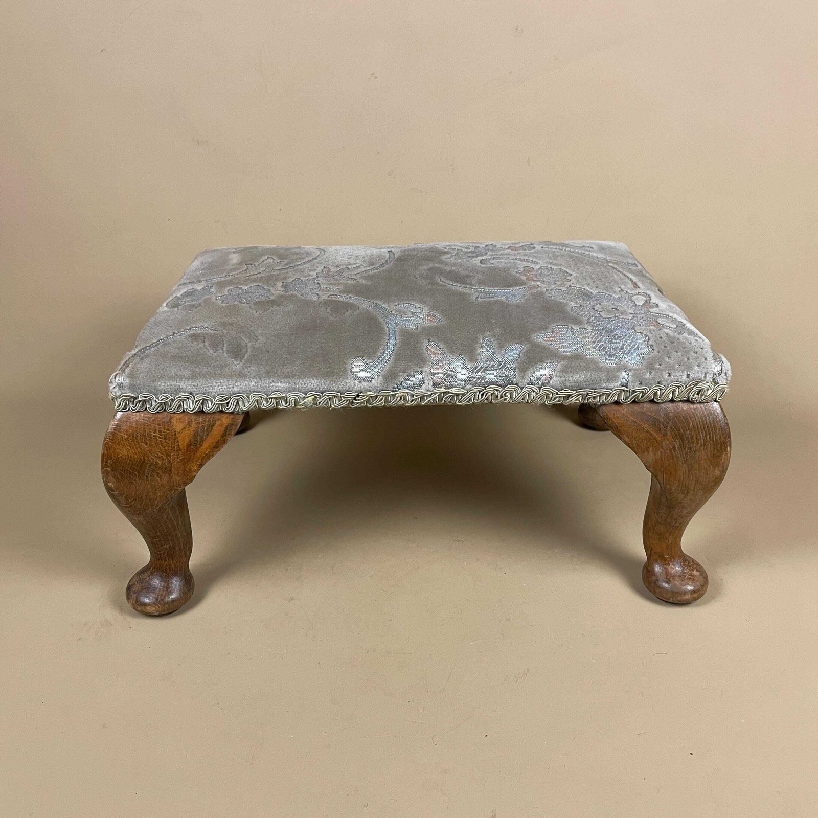 Vintage Retro Velvet Stool Wood Legs Cottage Furniture Rectangle Footstool Foot Seat 18x38x28cm Footstool Floral Patterned Pattern Sage photo vinterior