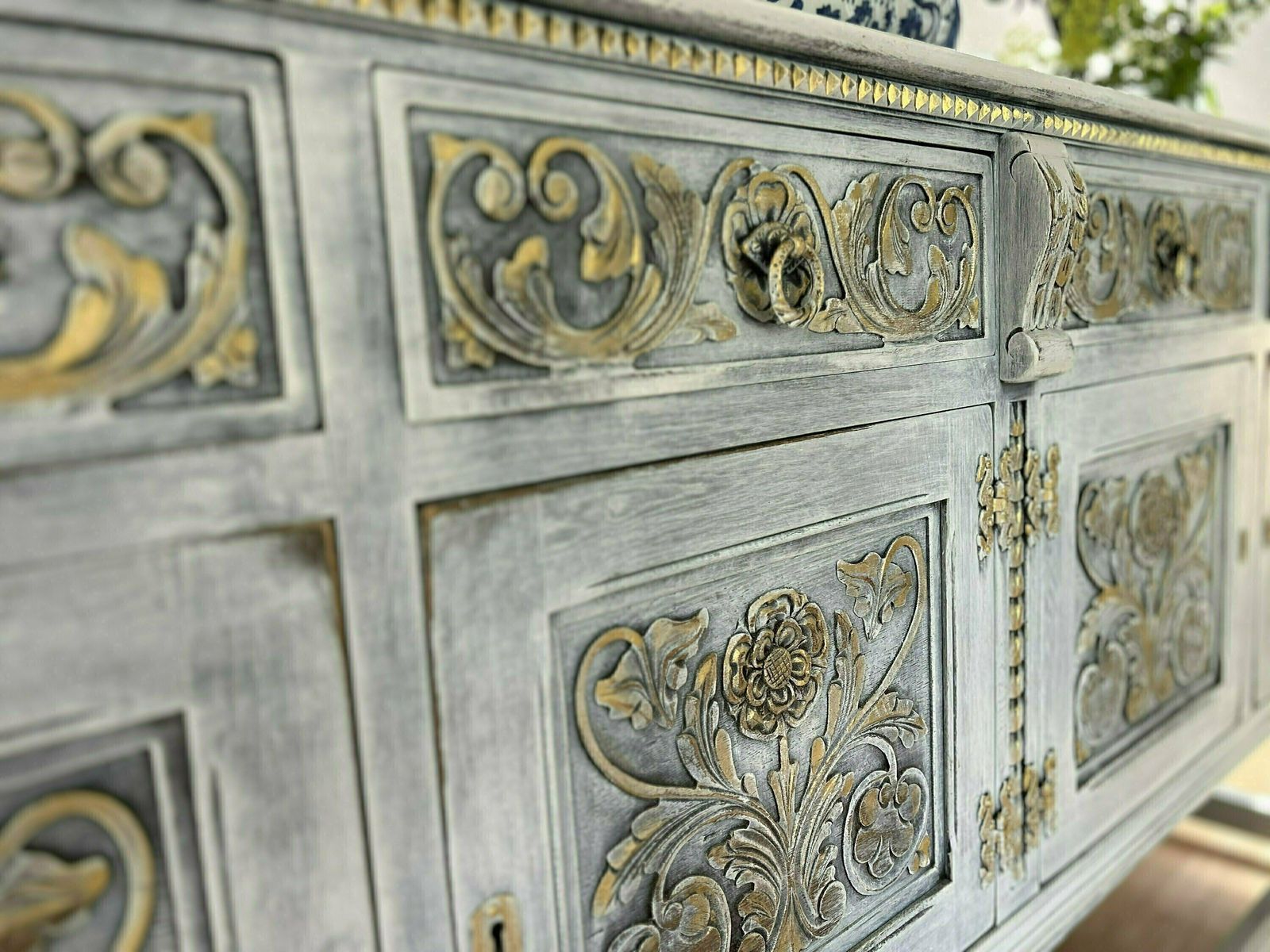 Large Antique Carved Sideboard/Living Room Decor/Kitchen Cabinet/Tv Unit photo vinterior
