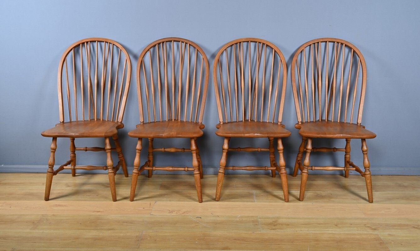 Set Of 4 Windsor Beech Chairs, England – Early 20th Century photo Furniture