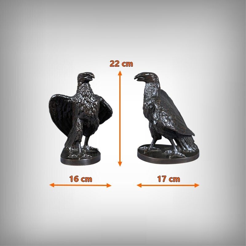 photo vintage Bronze Sculpture "The Watchful Eagle" After T. Gechter – Late 19th Century