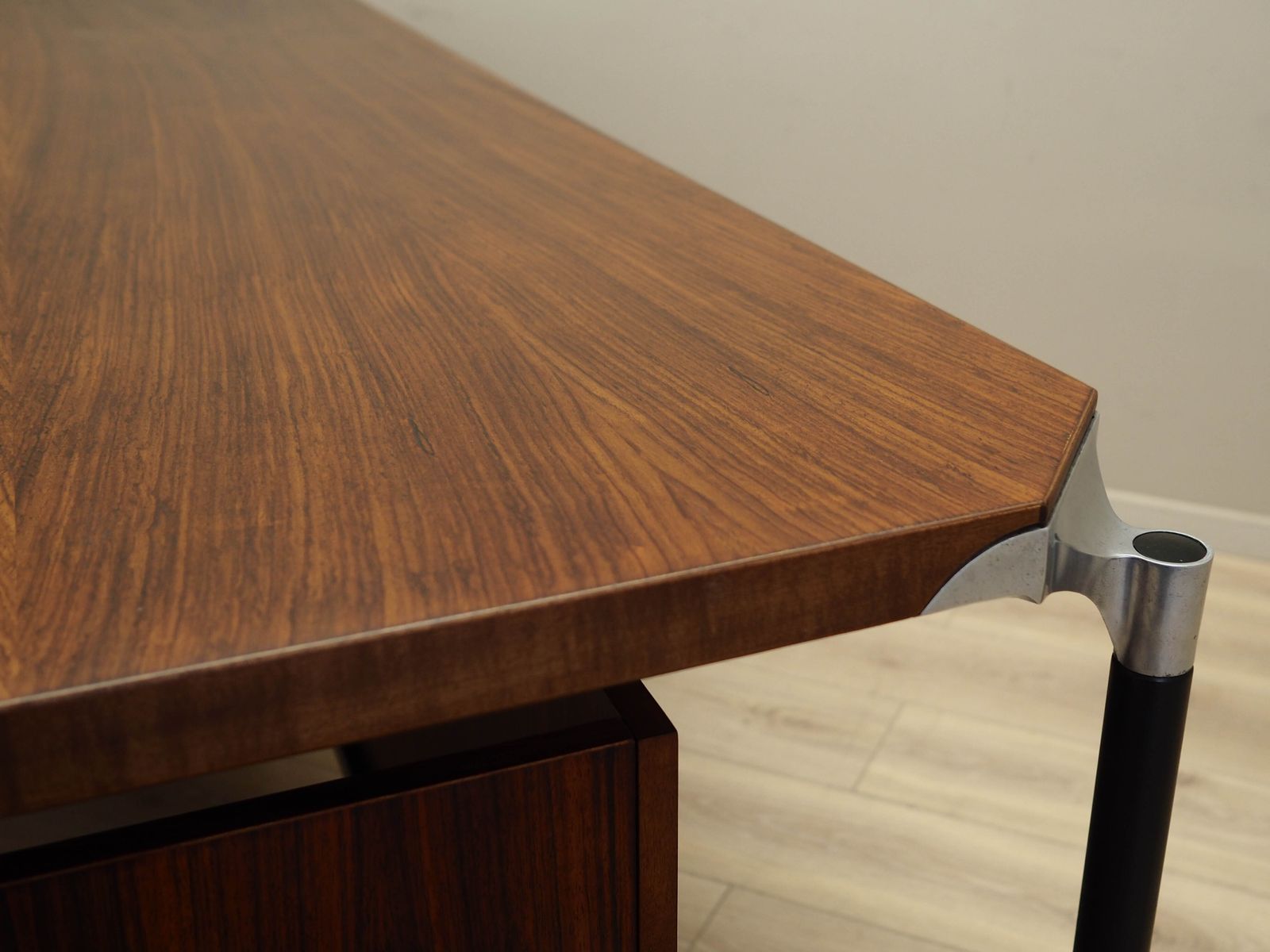 photo furniture Vintage Desk, Italian Design, 1970s, Designers: Ico & Luisa Parisi, Manufacturer: Mim Roma
