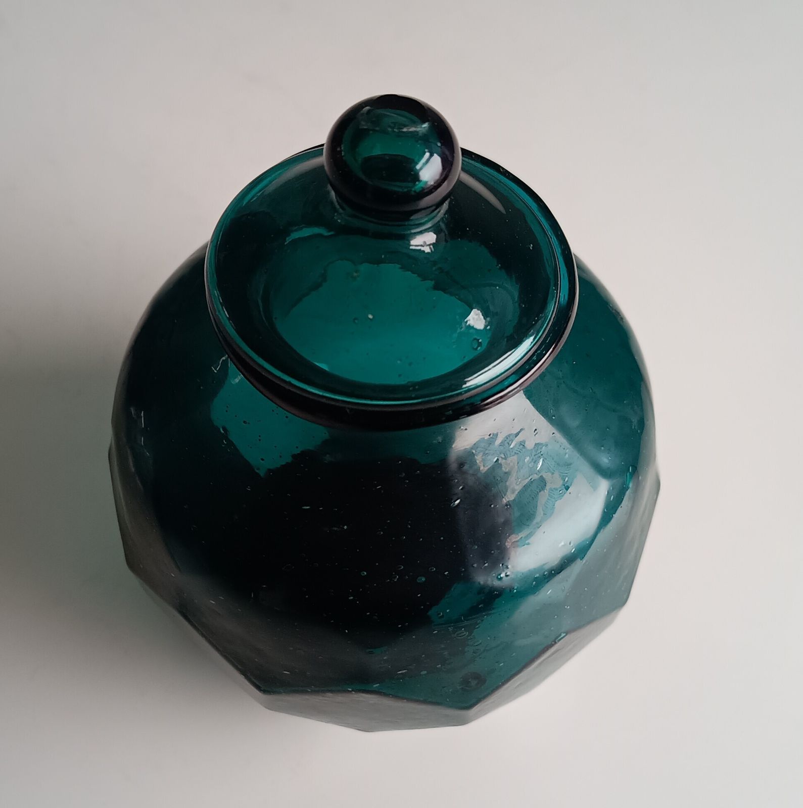 photo vinterior 1900s Art Glass Apothecary Candy Jar, Art Nouveau Honeycomb Design