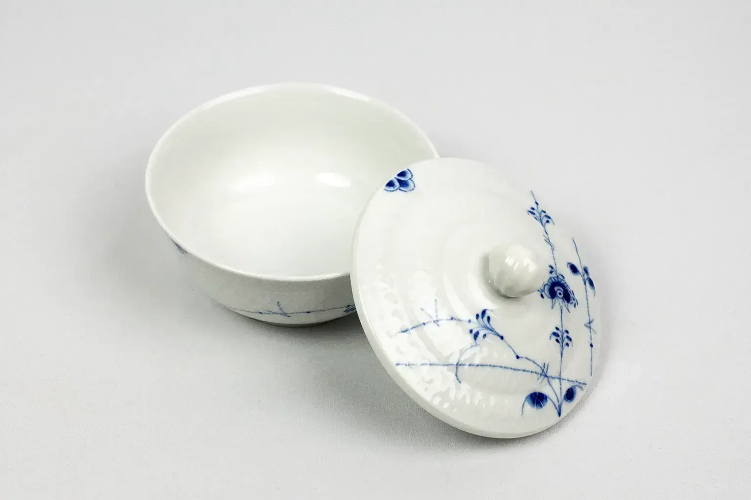 Sucrier vintage Royal Copenhagen, modèle Blue Fluted Plain photo for sale
