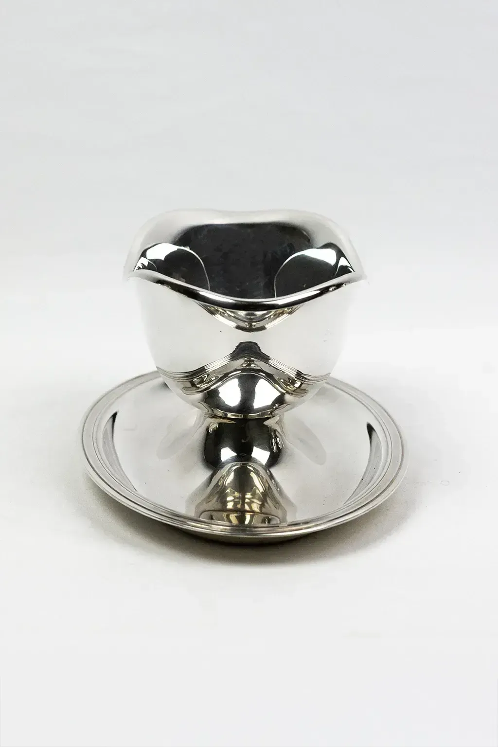 Saucière Christofle en métal argenté - dans le style du modèle Vendôme Filet photo furniture