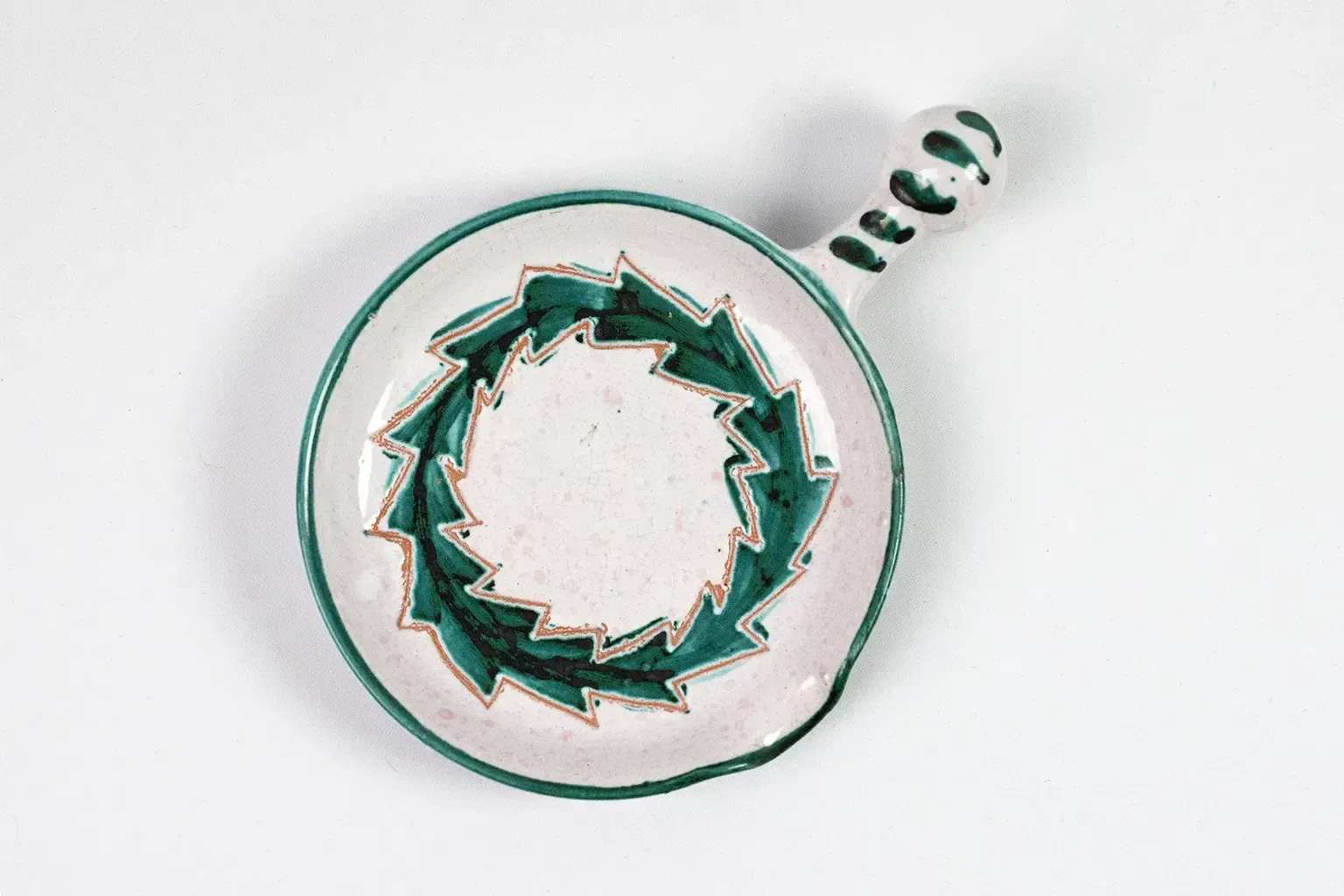 Charles Voltz - Deux poêles en céramique polychrome émaillée, Vallauris, années 1950 photo vinterior