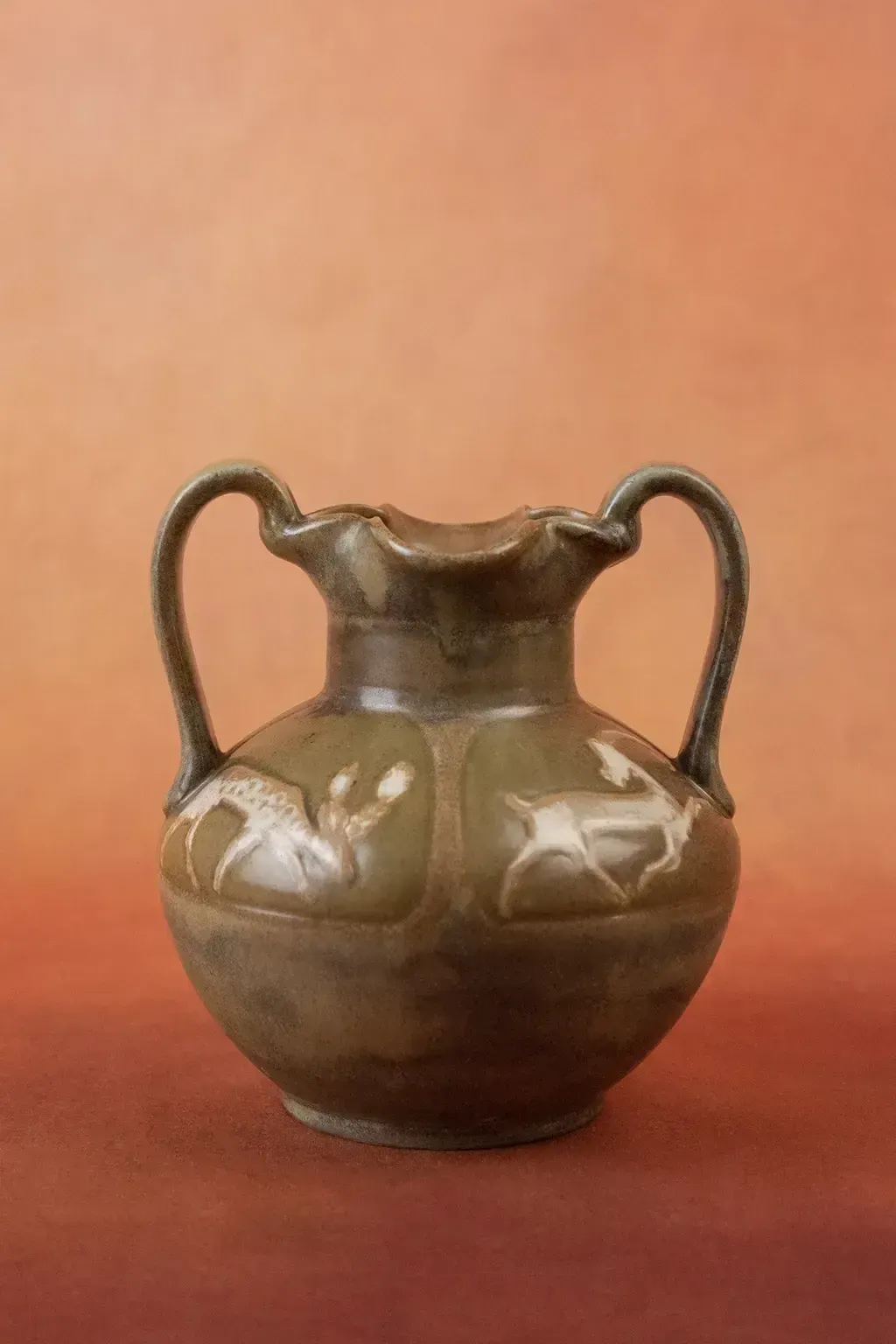 Vase en grès émaillé Art Nouveau à décor de cerfs stylisés, par Louis Lourioux photo furniture