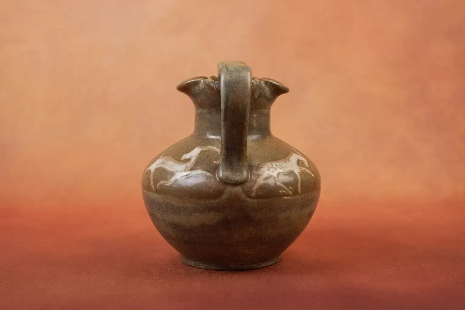 Vase en grès émaillé Art Nouveau à décor de cerfs stylisés, par Louis Lourioux photo vinterior