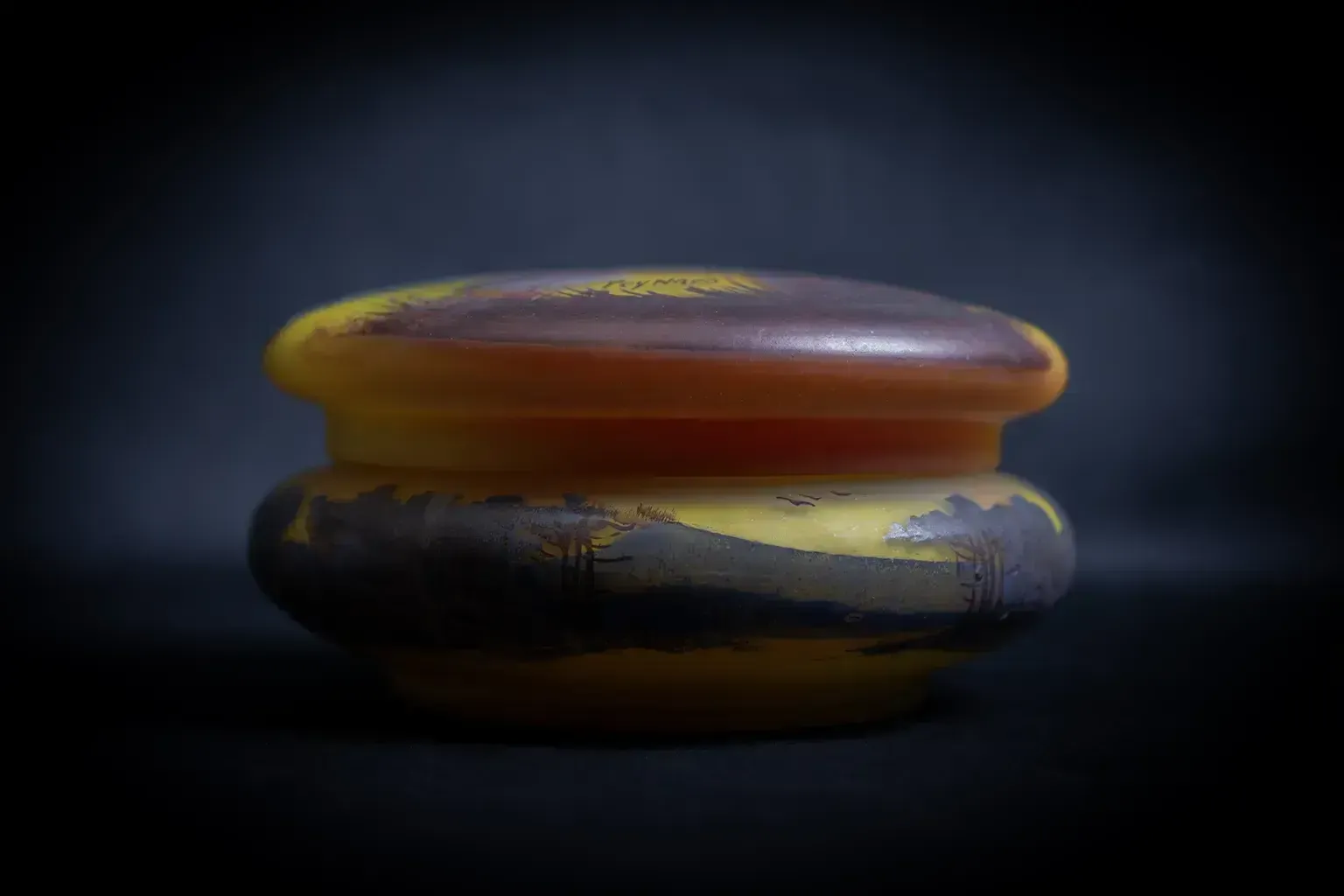 Coupe à bonbons en verre jaune et orange, par Jean Simon Peynaud photo buy