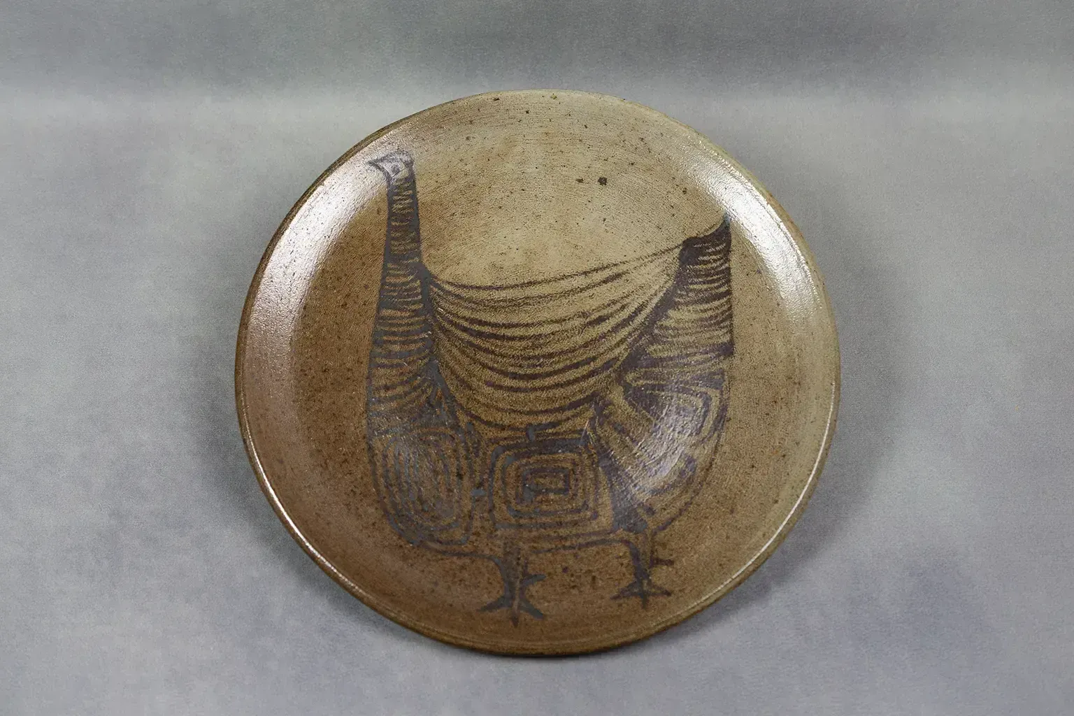 Michel Gardelle — Stoneware schaal met gestileerde vogeldecoratie, ca. 1980, gesigneerd photo Woonaccessoires