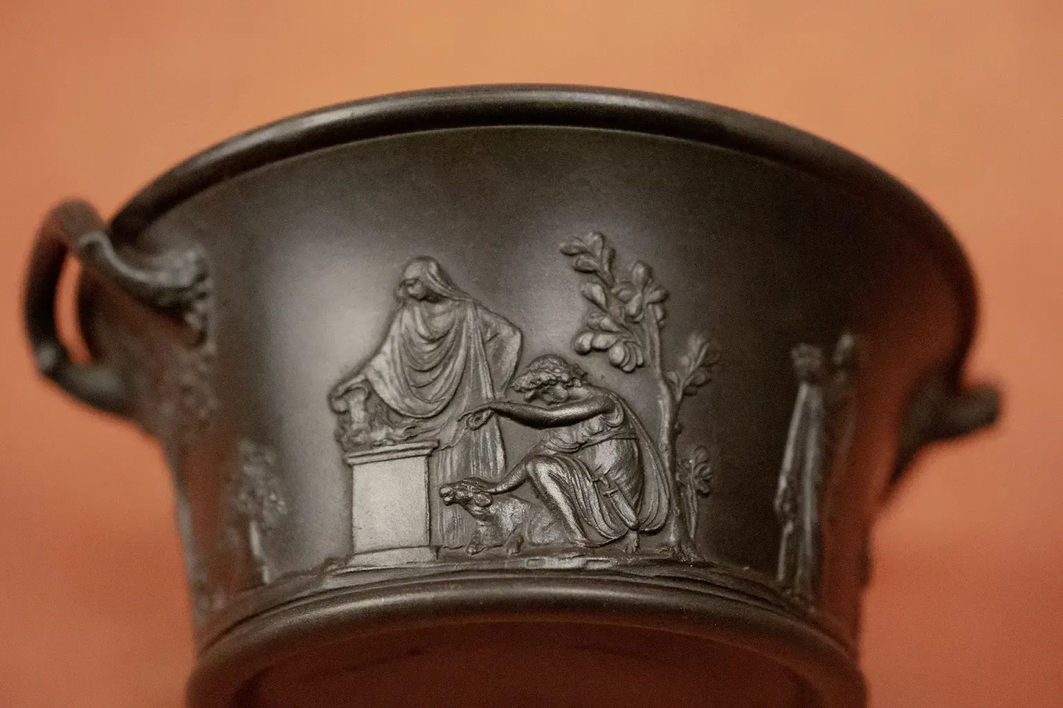 A Brown Ceramic Bowl With Handles From Wedgwood, Decorated With Antique Friezes photo 220.0