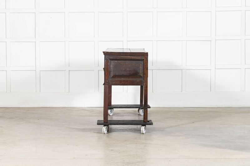 photo furniture 18thc English Oak Vernacular Dresser Base