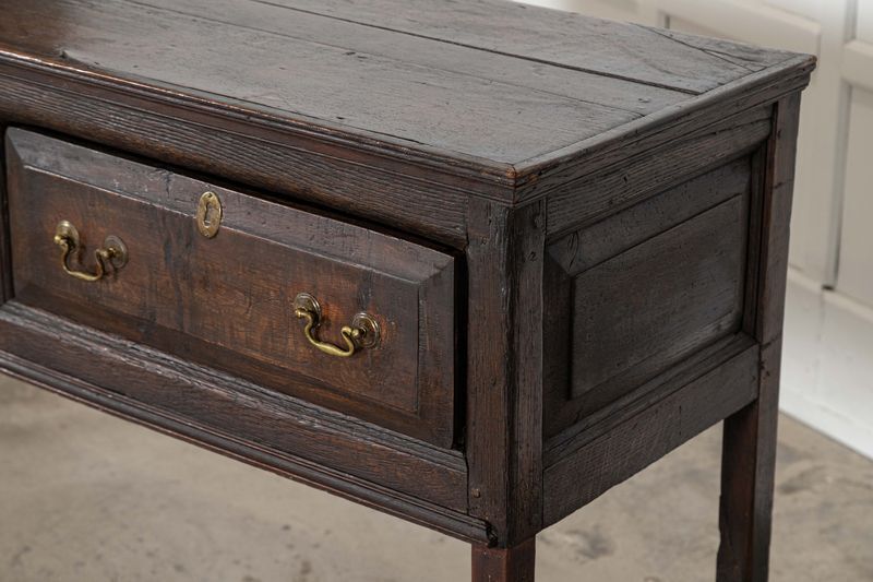 photo vinterior 18thc English Oak Vernacular Dresser Base