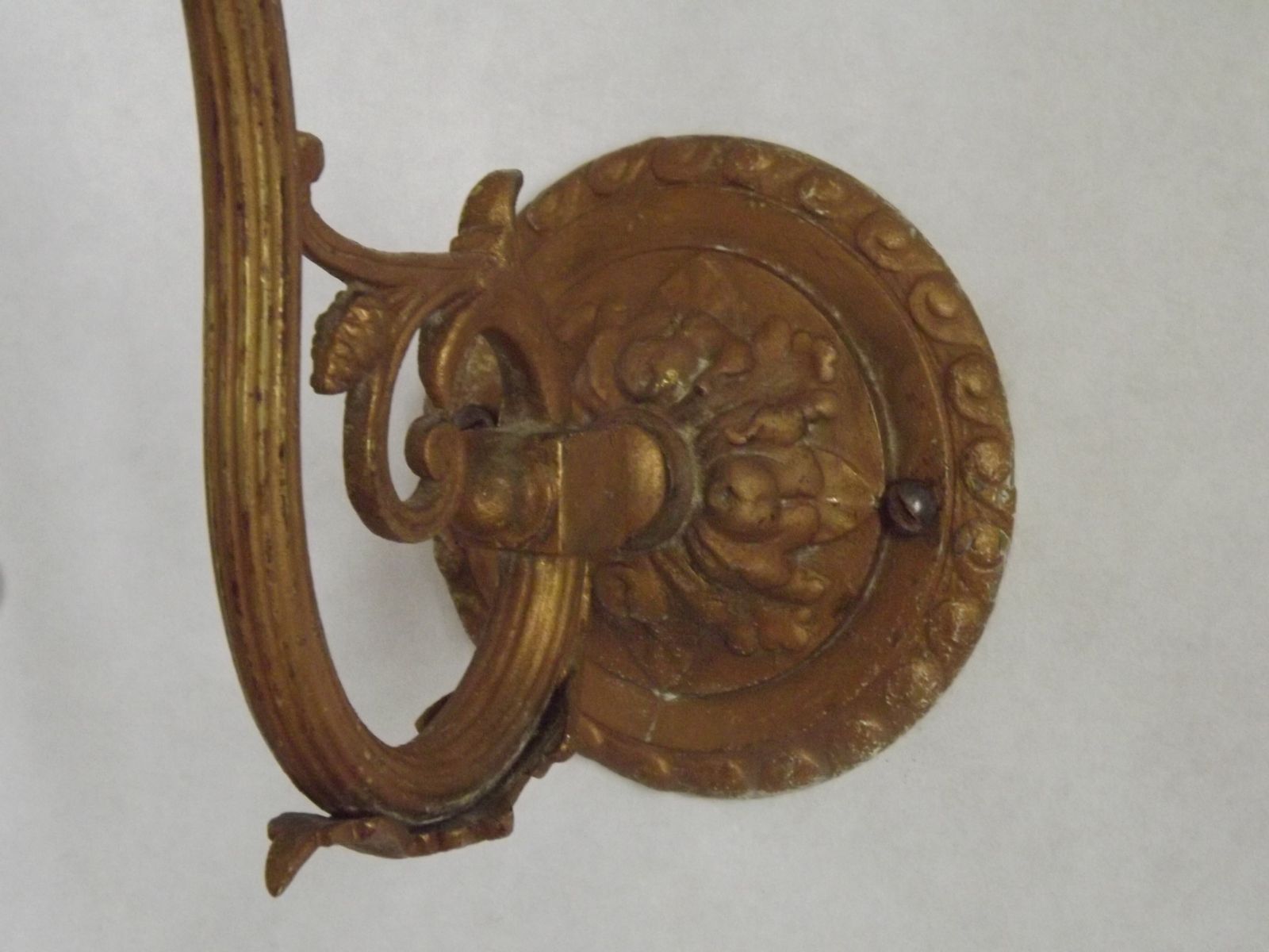 photo vinterior French Art Nouveau Bronze Single Wall Light With White And Pink Frilled Glass Shade