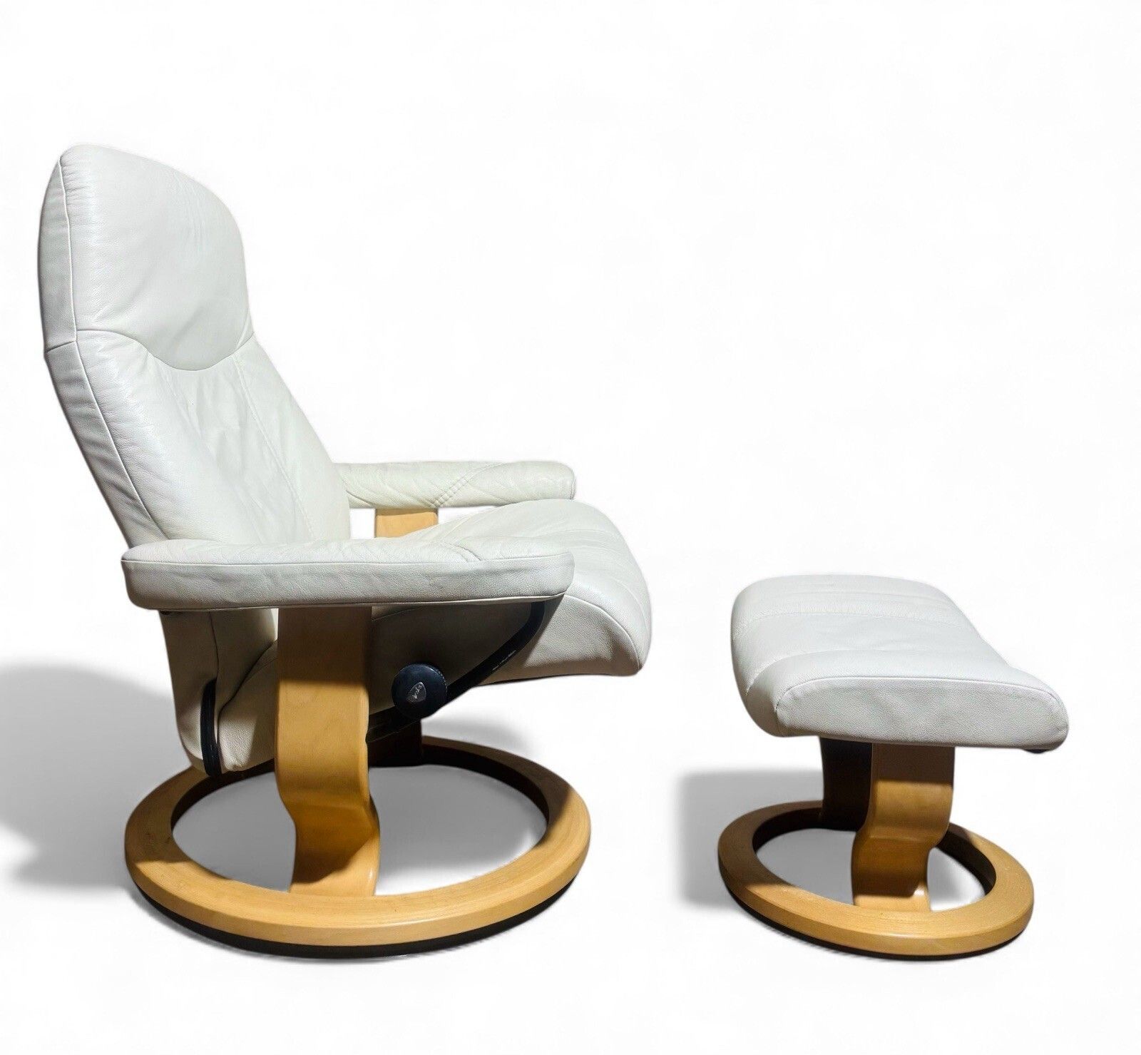 Ekorness Stressles Armchair And Footstool Consul Recliner Superior Quality