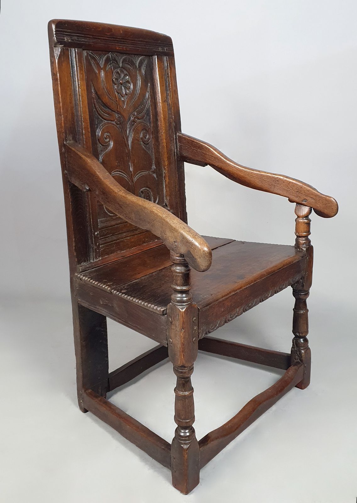 Early 17th Century Elm And Oak Welsh Wainscot Chair C. 1630 photo vinterior