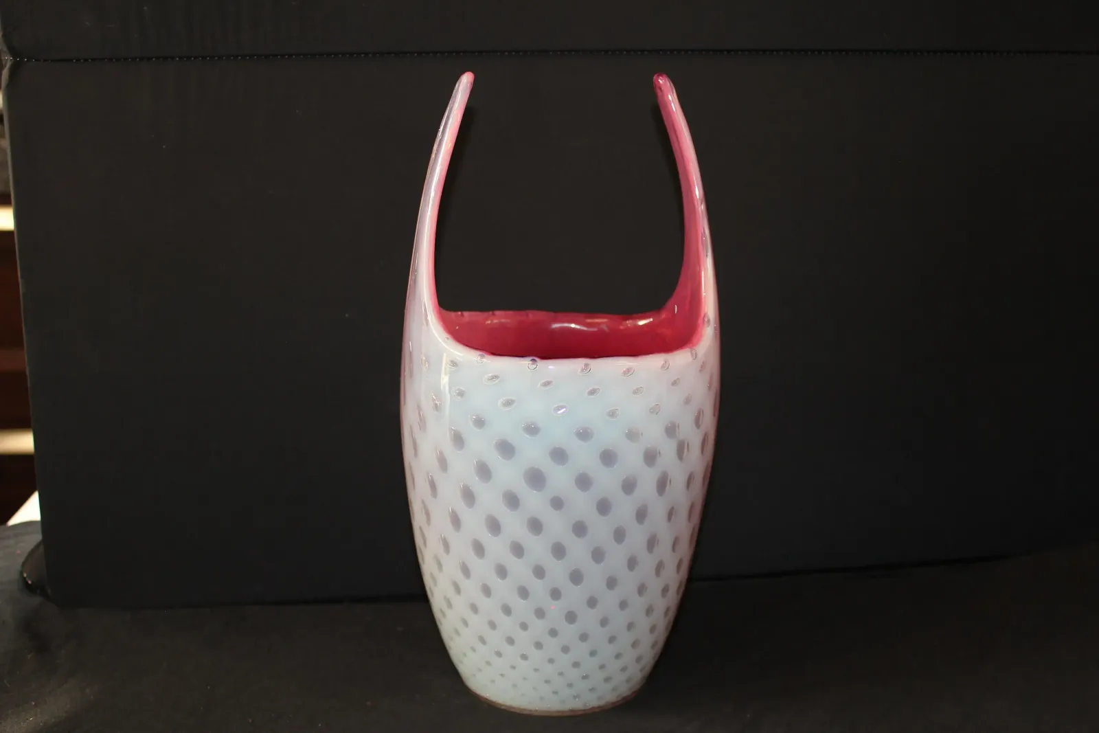 Murano Glass Vase In Pink Bullicante photo vinterior