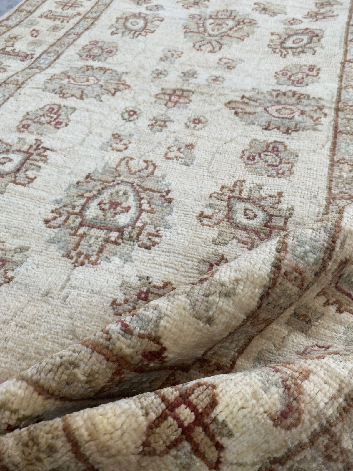 photo furniture 3x4 Oriental Hand Knotted Indian Agra Ivory Rug