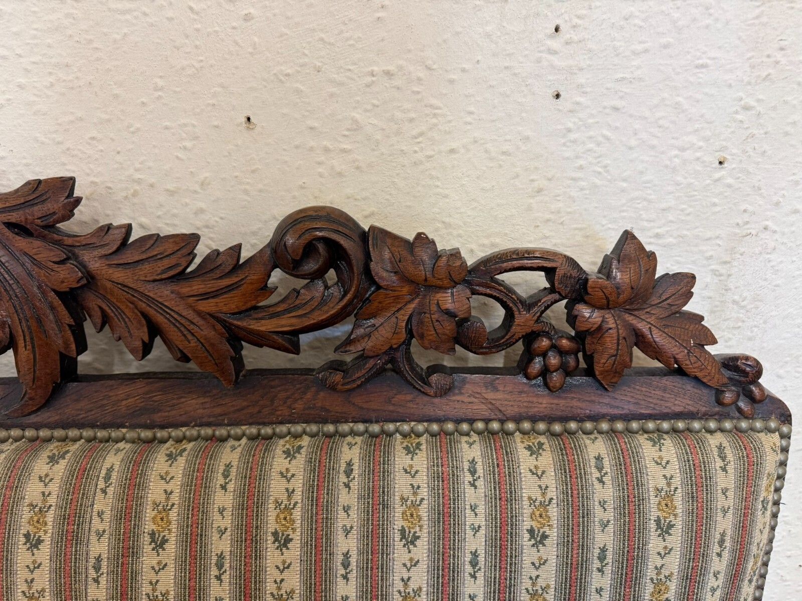 photo buy Quality Antique French Carved Oak Settee And Two Matching Armchairs Circa 1900