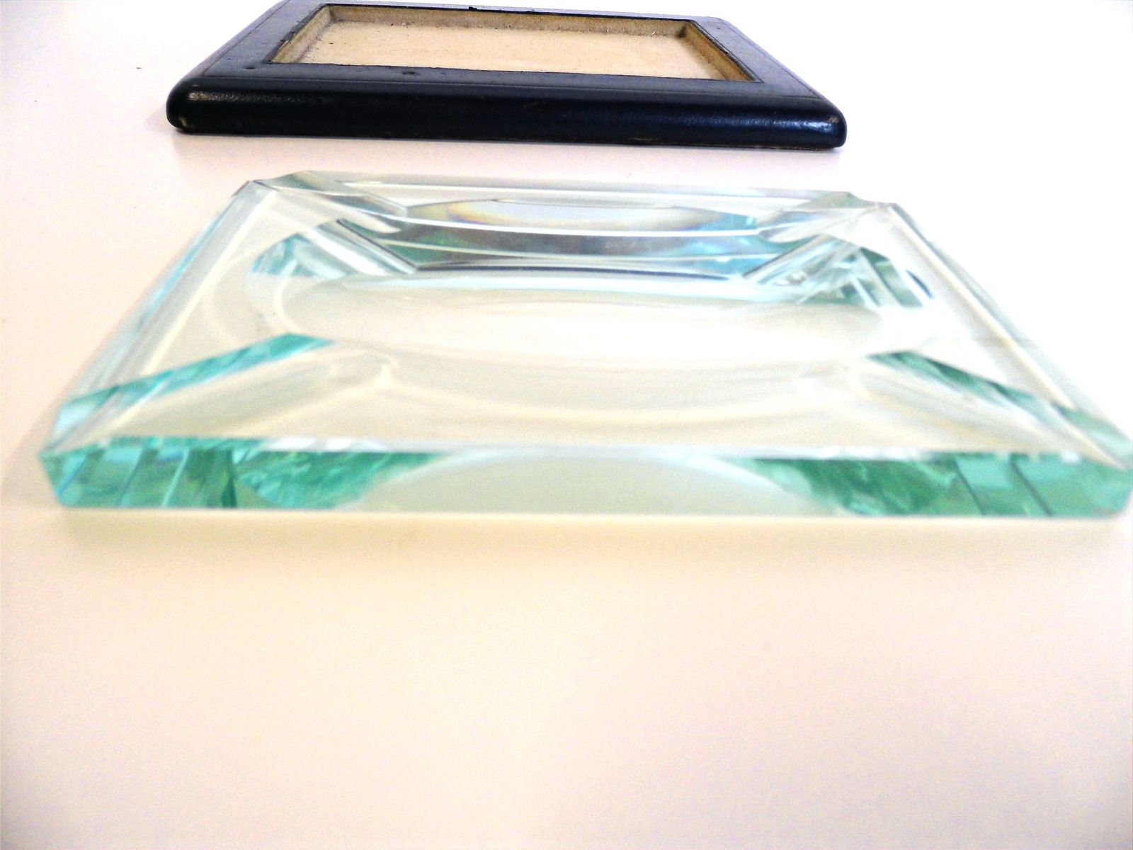 Vintage Italian Desk Top Fontana Arte 1960s Ashtray Glass And Faux Leather photo vinterior