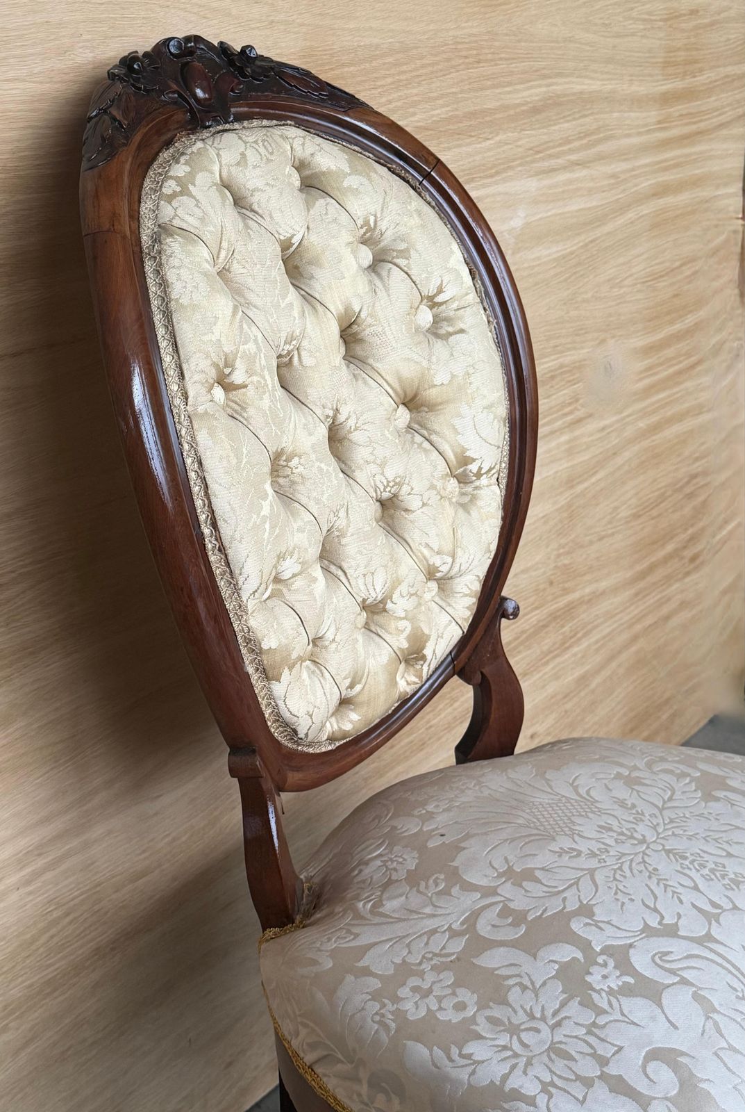Ensemble de six fauteuils Louis XVI d'époque XIXe siècle en noyer massif, France ~ Fauteuils photo buy