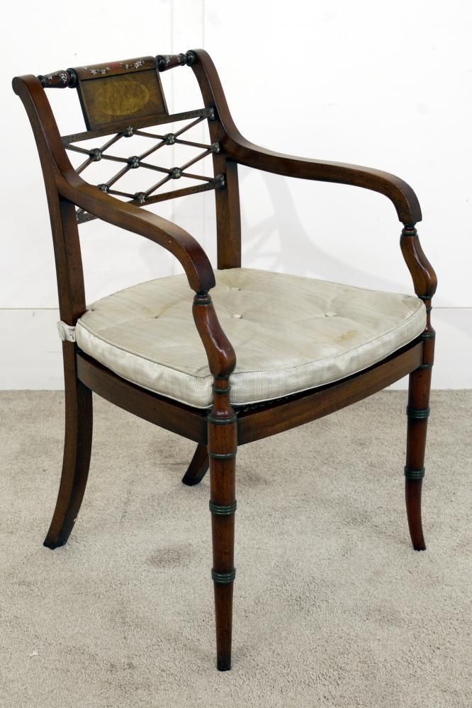 photo furniture Regency Dining Set Pedestal Table And 8 Chairs Mahogany