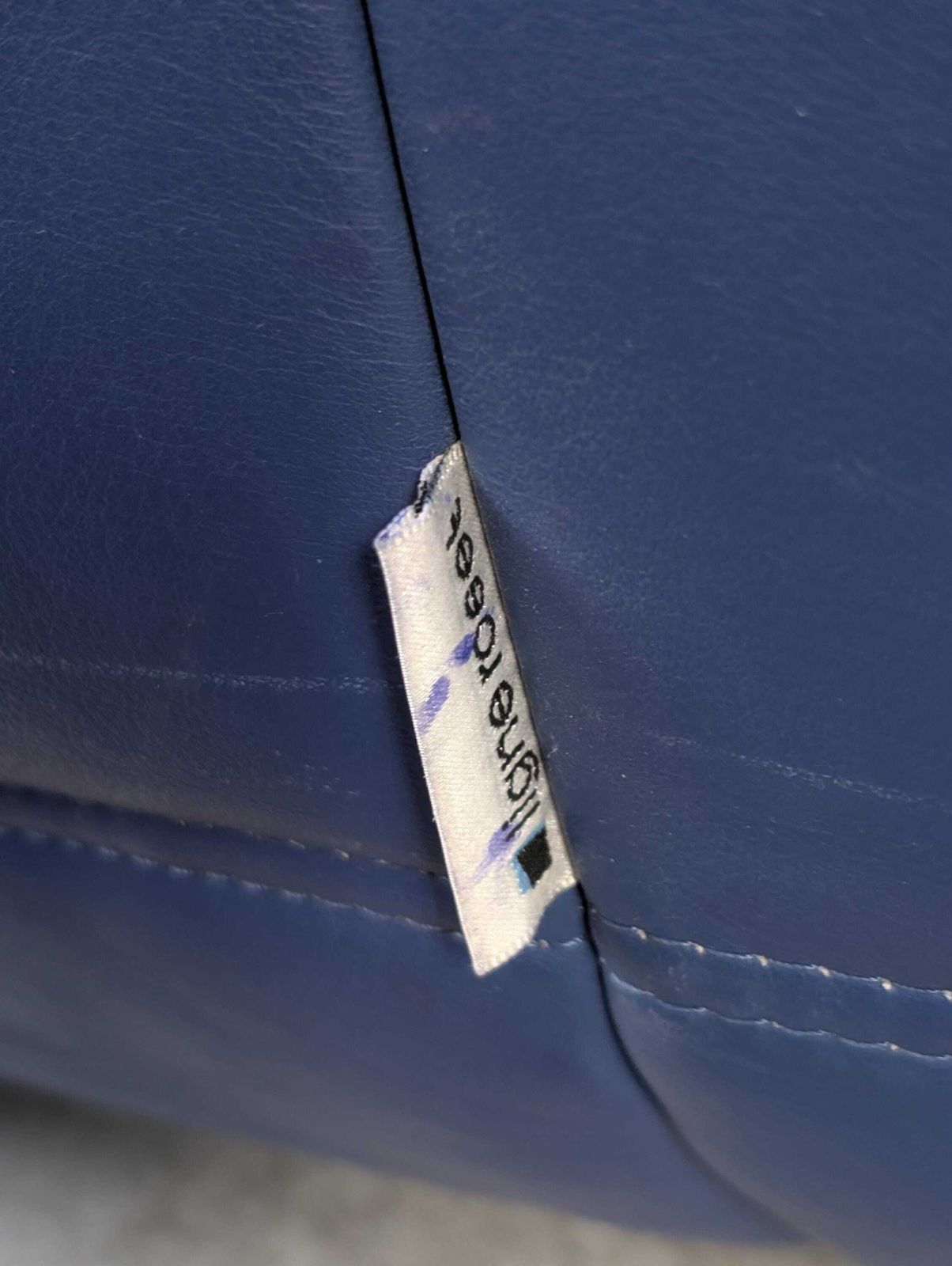 Michel Ducaroy Togo Two Seater Sofa, Blue Leather, Ligne Roset, France, 1980s photo vinterior