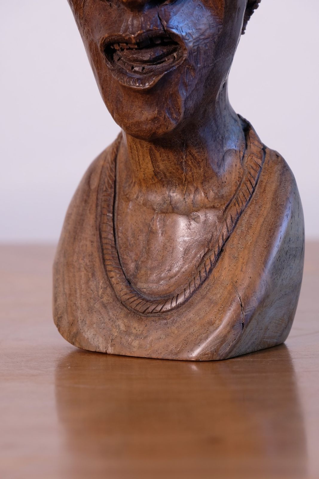 African Hand Carved Wooden Sculpture – Tribal Portrait Art (24.5cm) photo vinterior