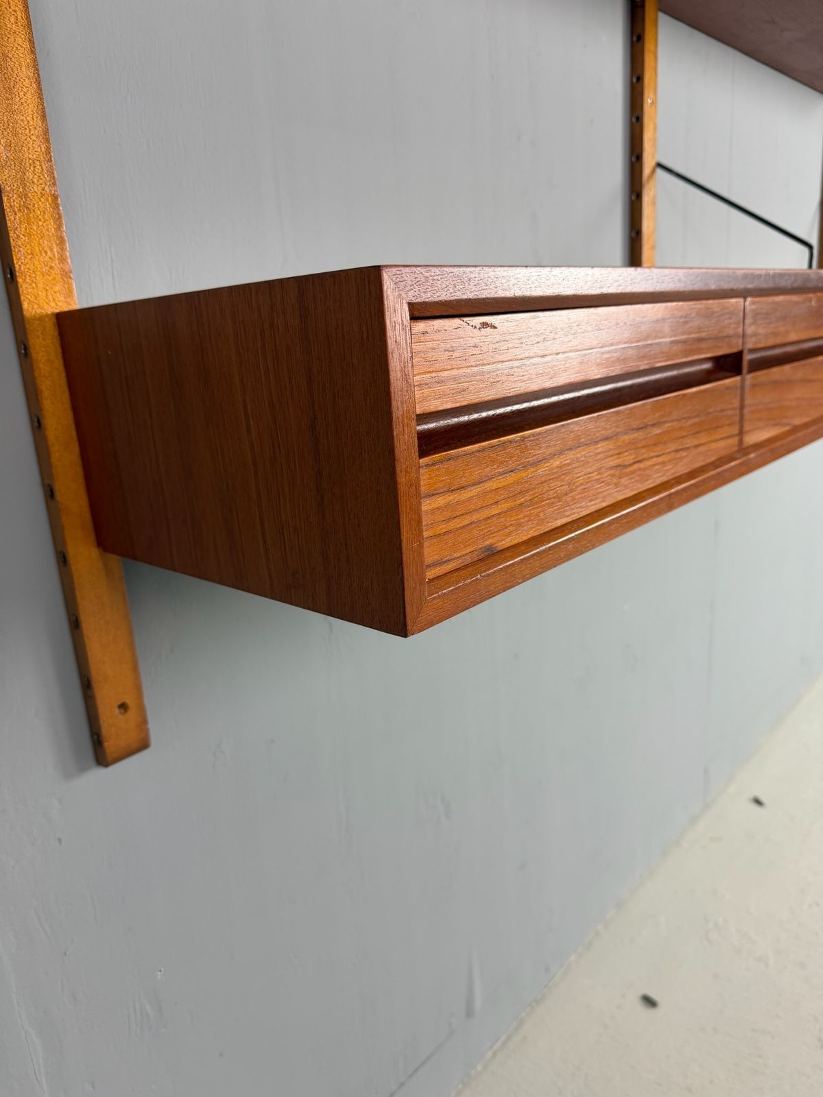 Poul Cadovius Mid  Century Modern Modular Teak Wall Unit Shelving For Cado, 1960 photo vinterior