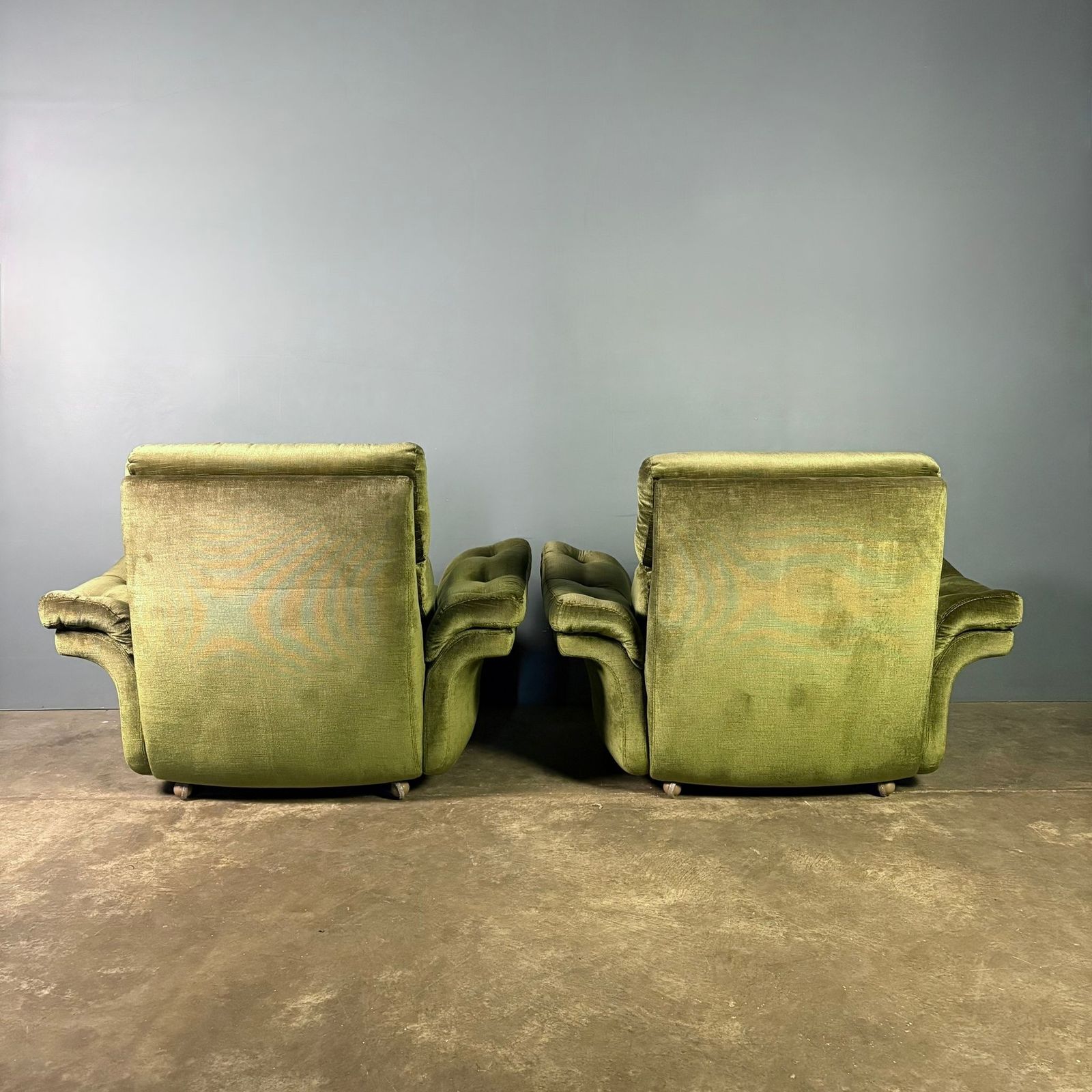 Mid Century Green Velvet Armchair Retro Mcm photo vinterior