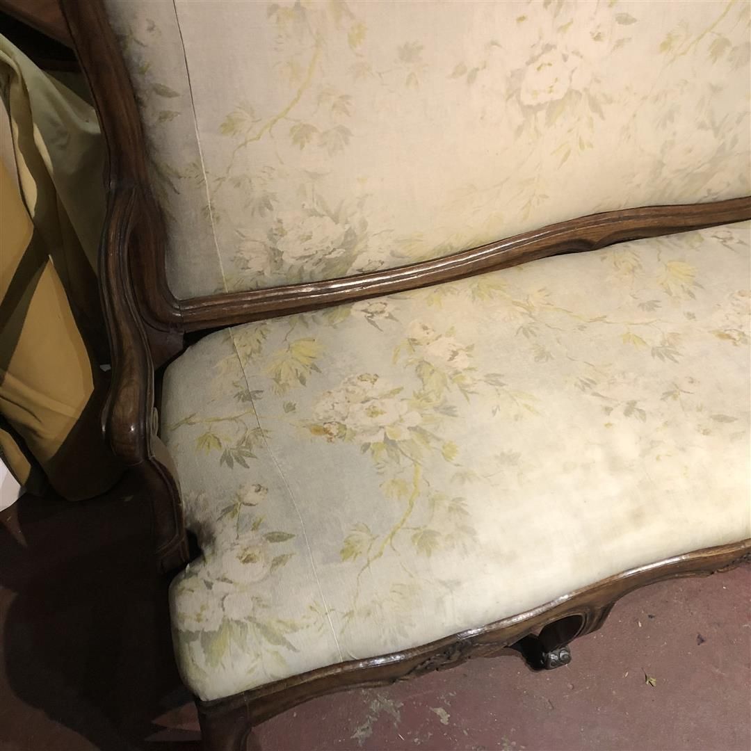 photo vinterior Antique French Oak Framed Settee With Wooden Arms C.1860