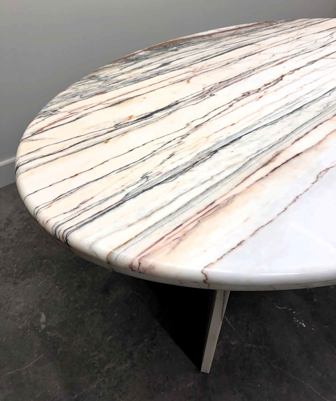 Large Oval Italian Arabescato Rosso Marble Dining Table – 1970s Sculptural Stone Table photo furniture