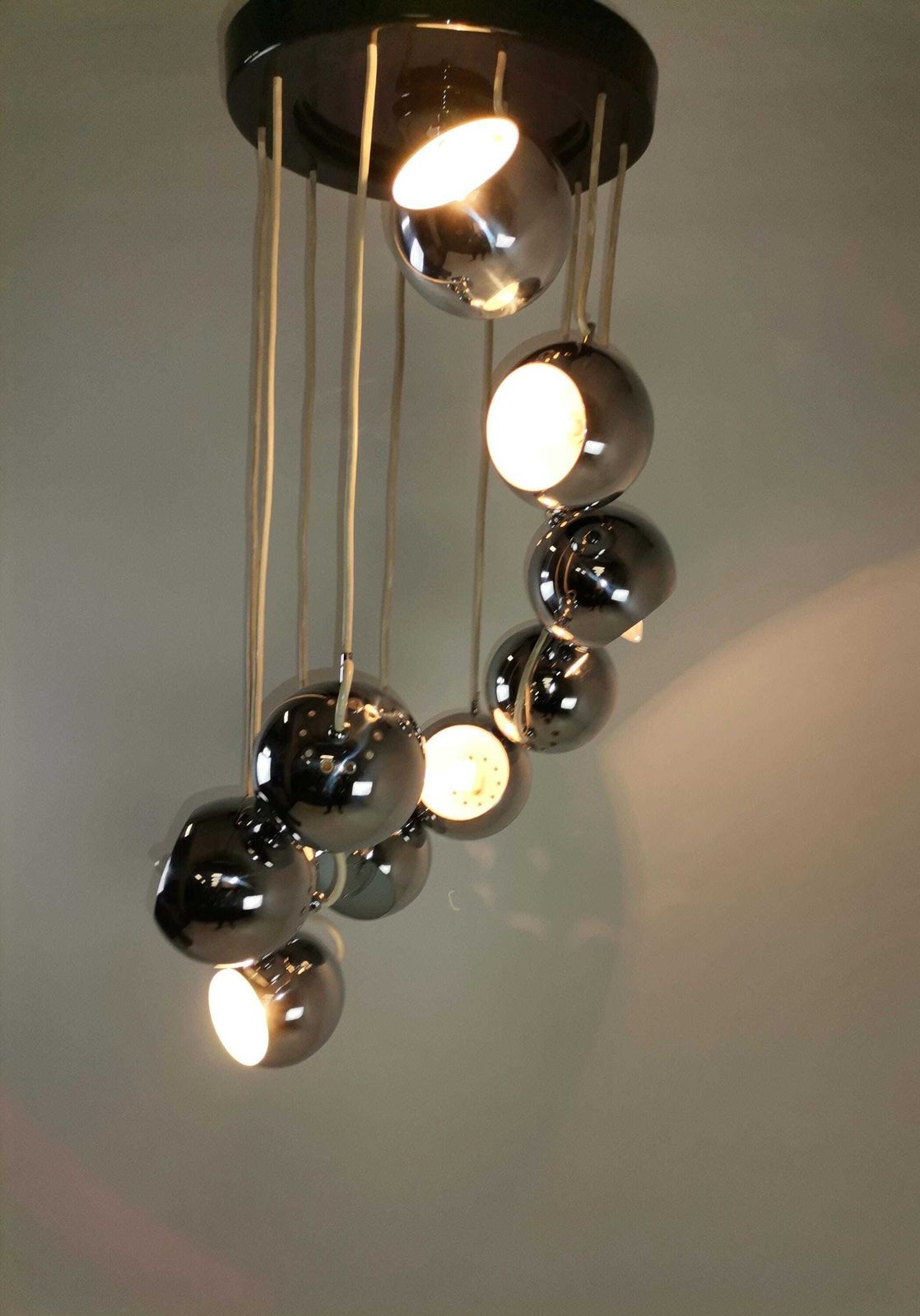 Guzzini Chrome Ball Cascading Chandelier Lamp/ 1970s / Harvey Guzzini / Atomic Design / Space Age / 1970s / Mcm Meblo Guzzini Pendant Lamp photo for sale