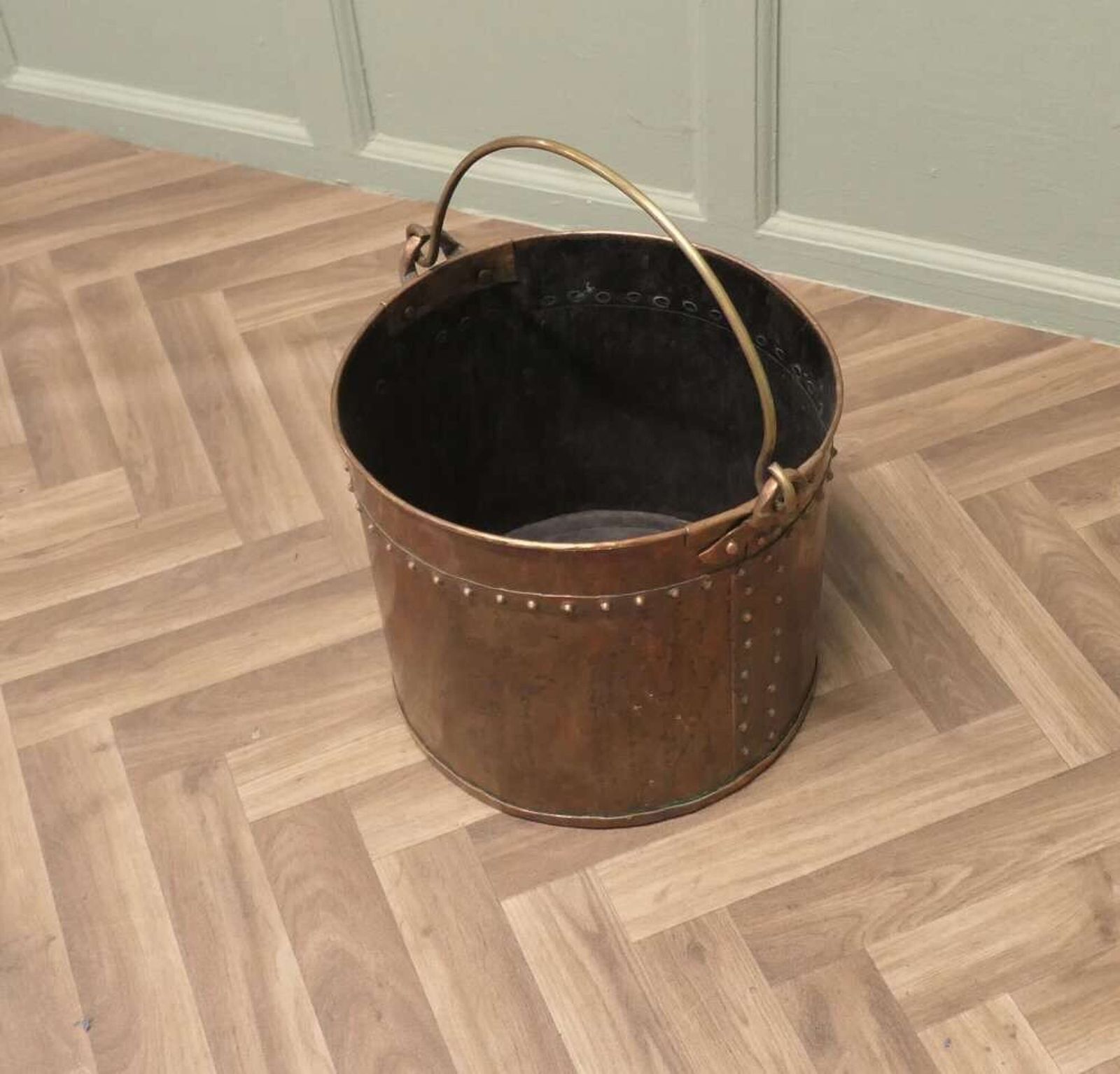 19th Century Copper Coal Bucket photo vinterior