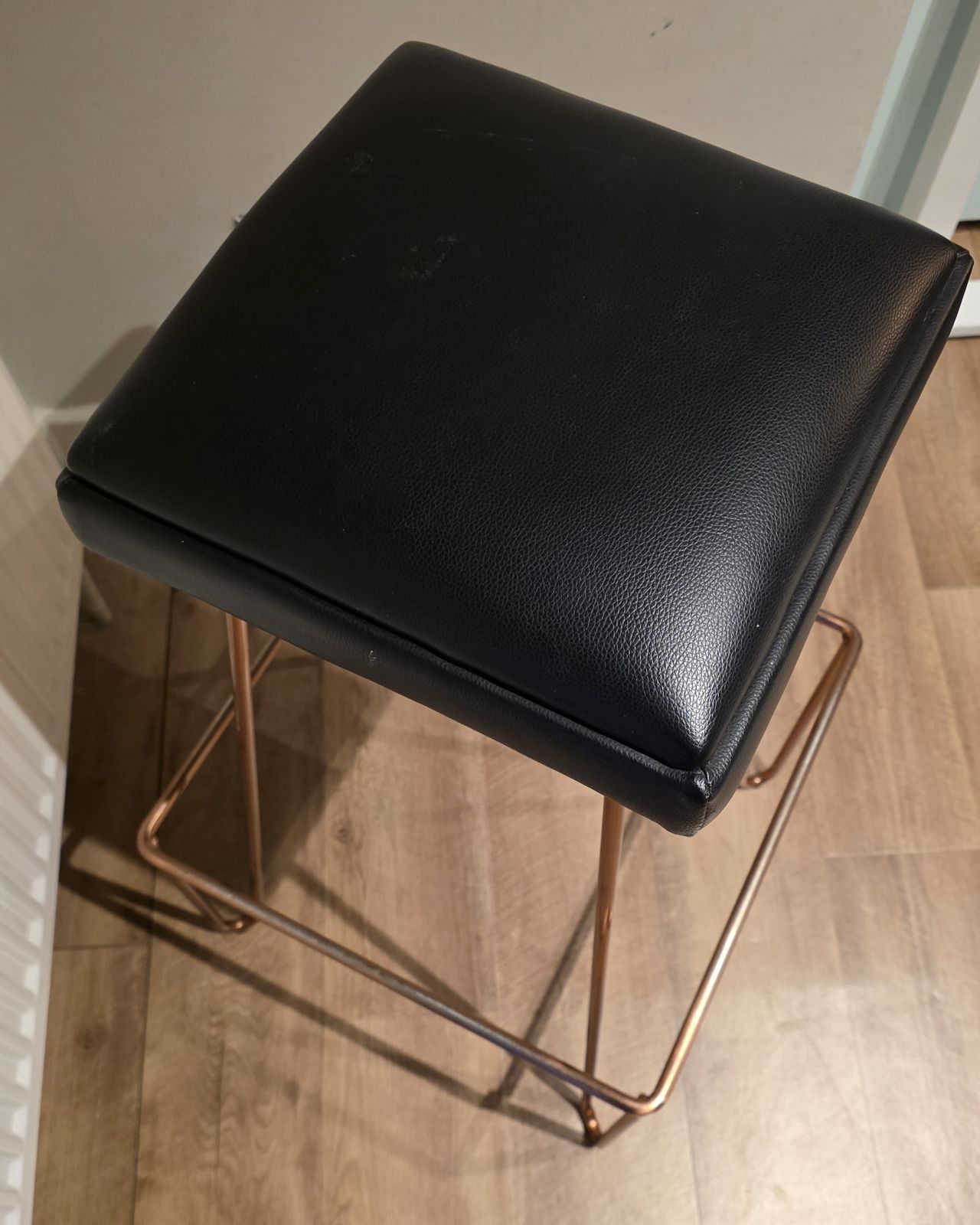 Retro Bar Stool With Square Wraparound "Hairpin" Legs And Leatherette Upholstery photo furniture
