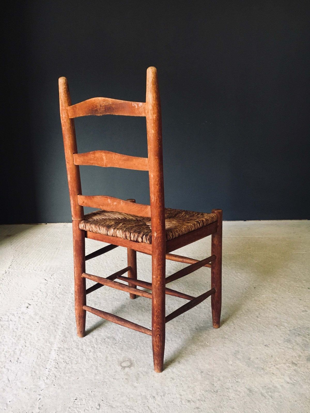 photo buy Rustieke Ladderbak Eetkamerstoelen Van Eiken En Riet, België, Ca. Jaren 1950