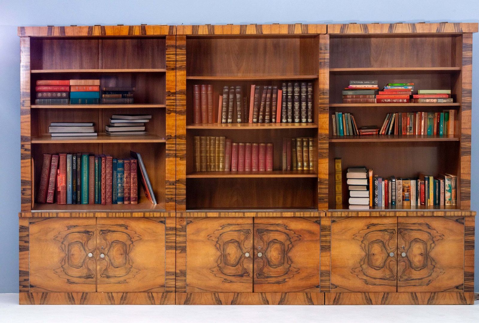 Grote Art Deco Boekenkast, Tsjechoslowakije, Jaren 1930 photo vinterior