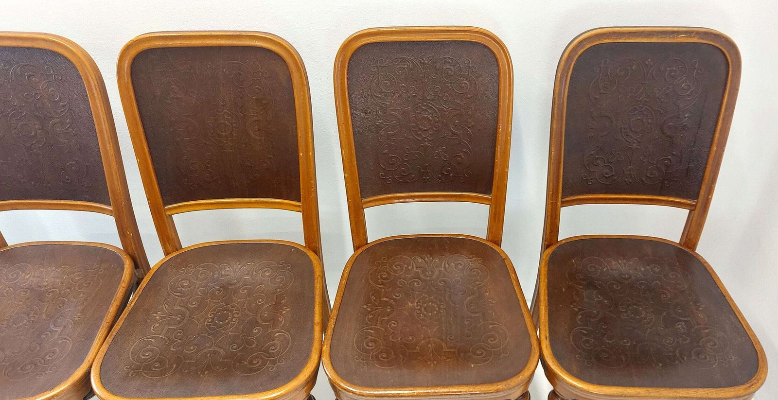 Set Of 6 (5+1 Gratis) Vintage Thonet/ Thonet Chairs Antique/ Thonet Dining Chairs/ Thonet Embossed Chairs photo for sale
