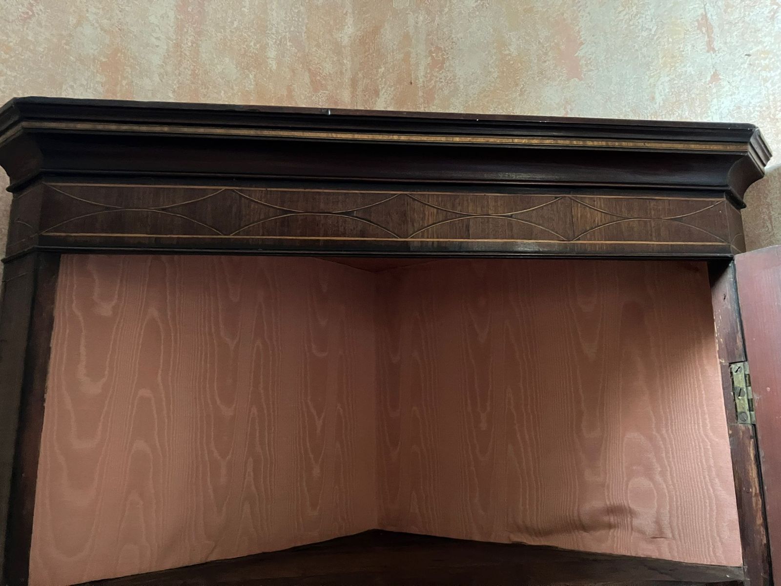 Late Georgian Mahogany Inlaid Corner Cabinet photo vinterior