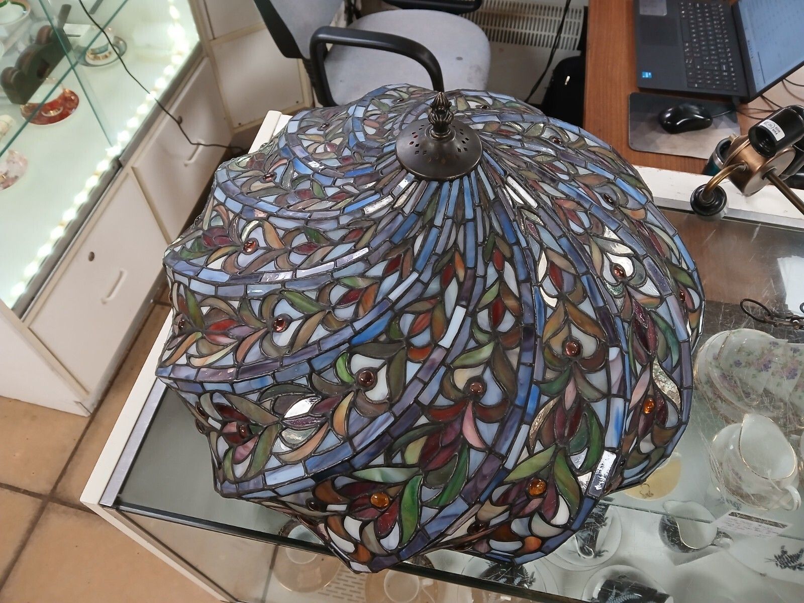 Lighting High Quality Mid Century Tiffany Style Glass Pendant Light Shade & Fittings photo