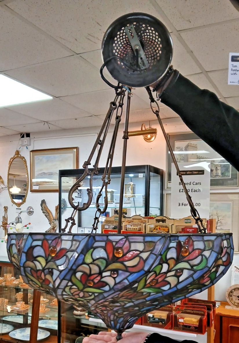 595.0 High Quality Mid Century Tiffany Style Glass Pendant Light Shade & Fittings photo