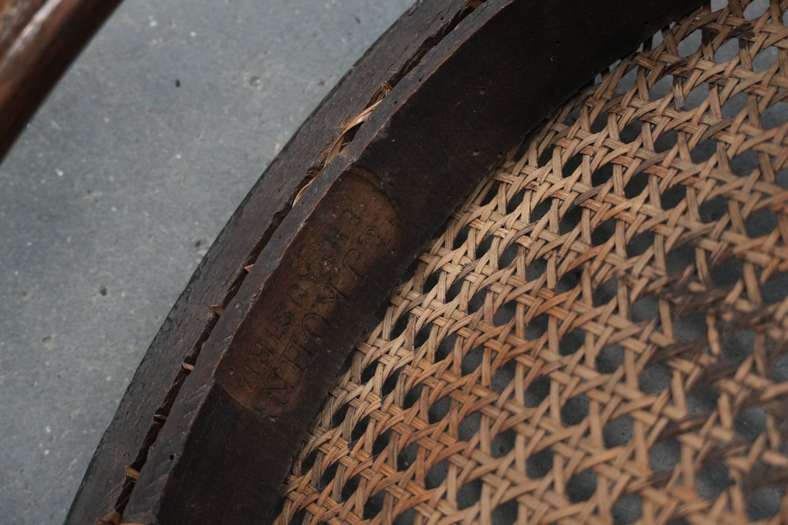photo vinterior Nice Set Of 2 Wooden Vintage Bistro Chairs Jacob & Josef Kohn Wien With A Wicker Seat