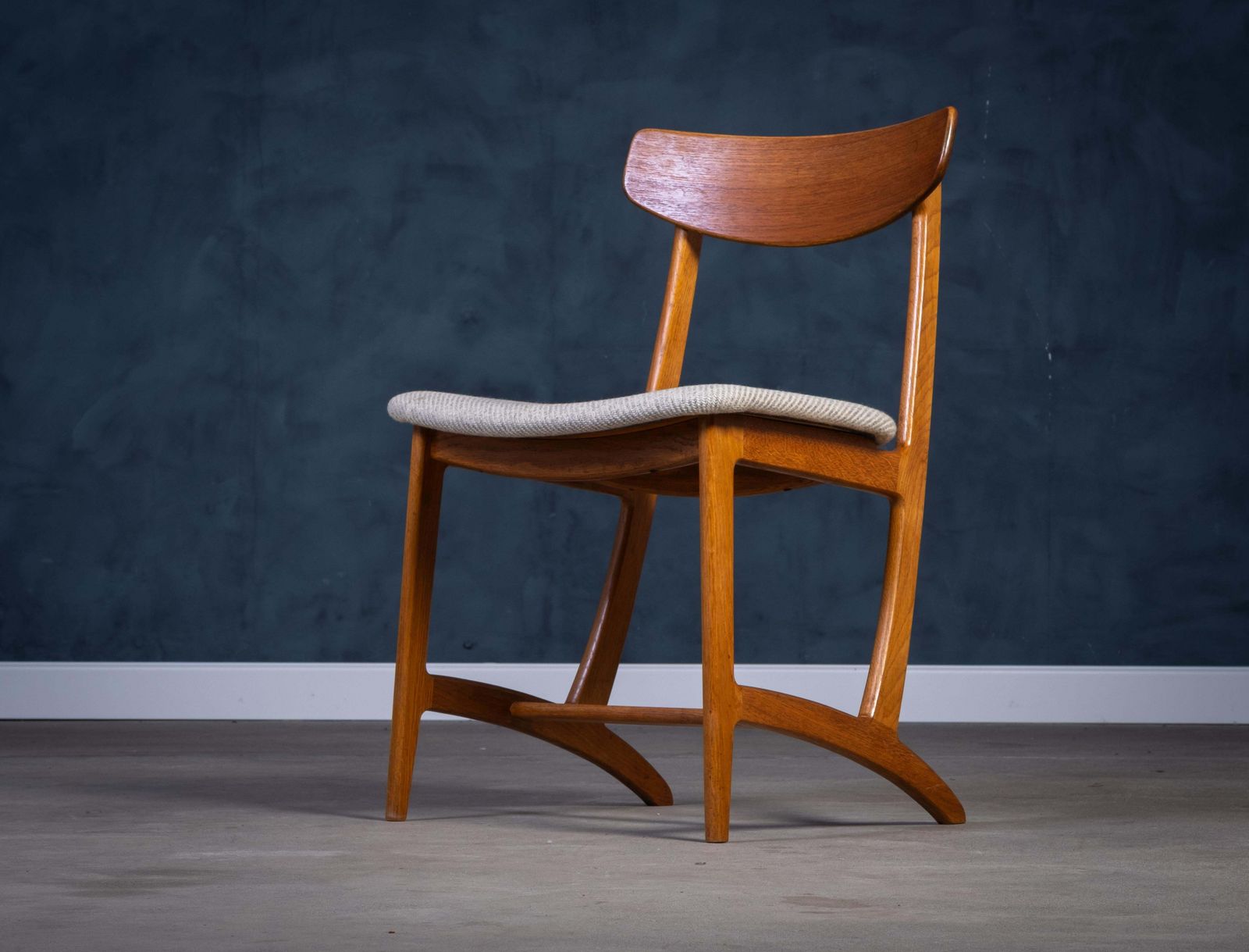Set Of Six Danish Dining Chairs In Oak And Teak, 1960s photo vintage