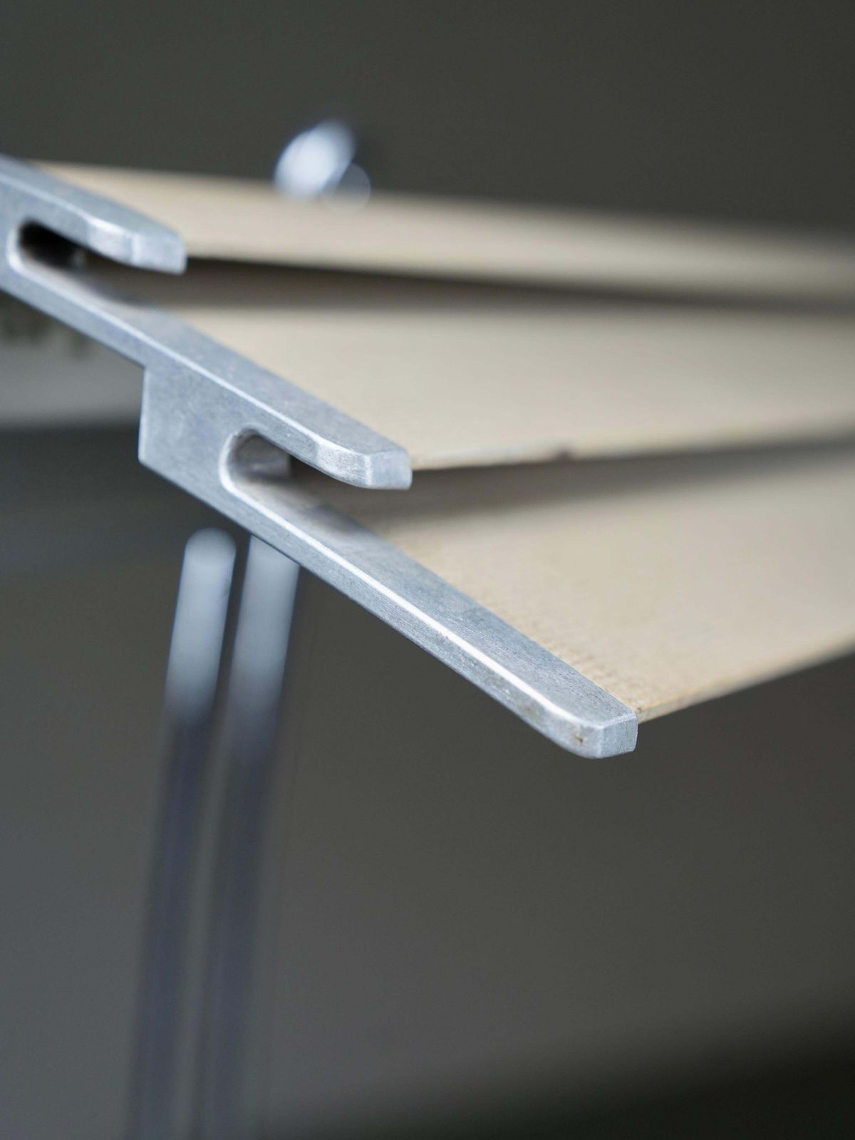 Bureaulamp Van Gegoten Ijzer, Staal En Geribbeld Aluminium, Frankrijk, Ca. Jaren 1960 photo vinterior