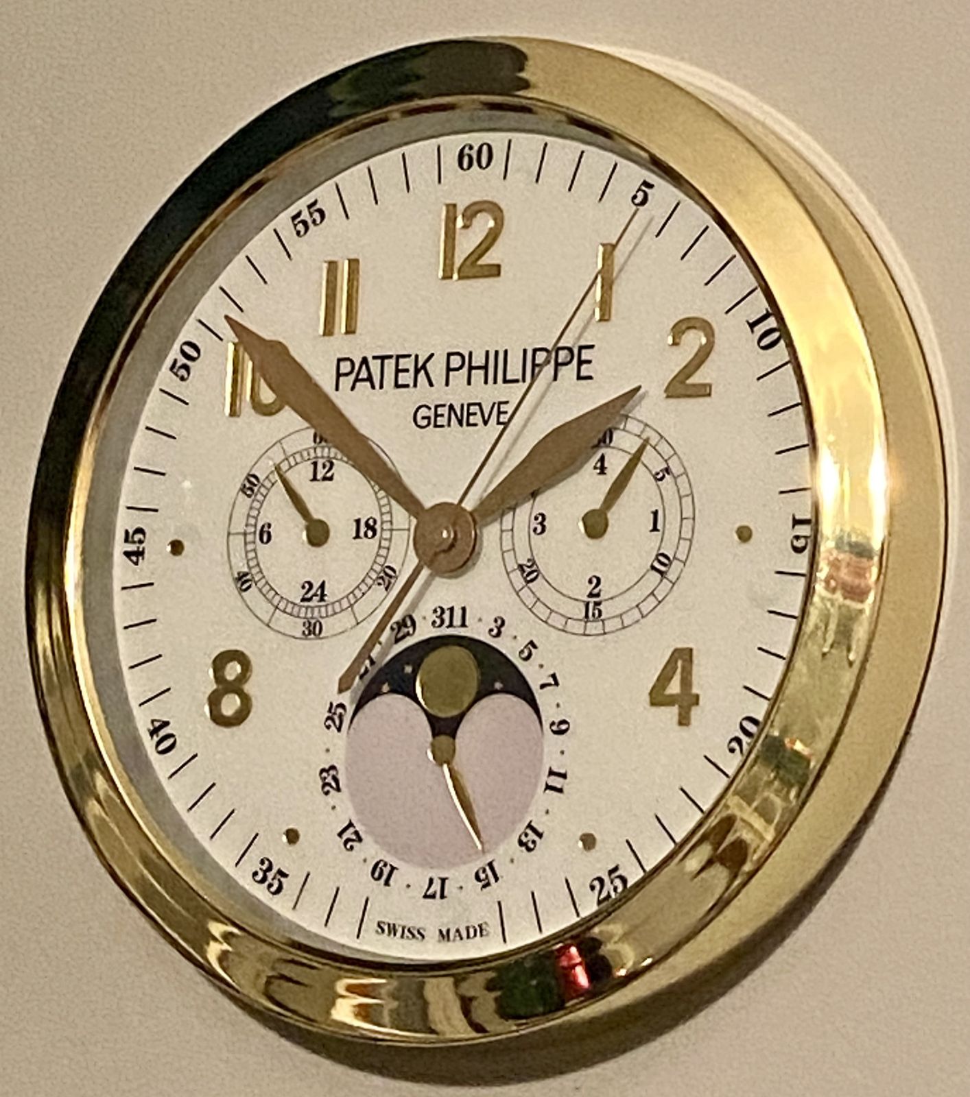 Patek Philippe Geneve Swiss Perpetual Calendar Chronograph Nautilus Dealer Promo Luxury Watch Shop Wall Clock Chronograph Timepiece 1st Dibbs Watch photo vinterior