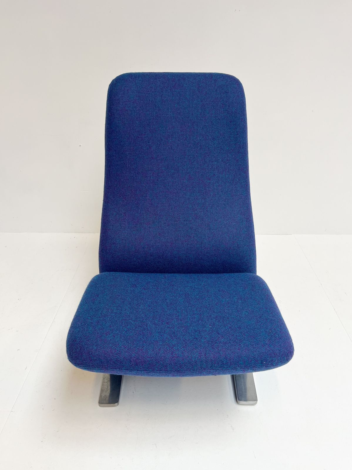 Furniture Reupholstered Artifort Concorde F780 Armchair, 1960s photo