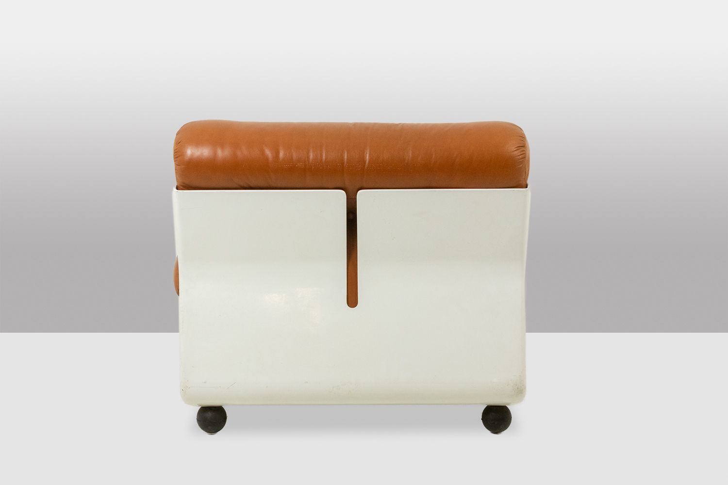 Mario Bellini, For B&B Amanta Leather Armchair. Circa 1970 photo Furniture