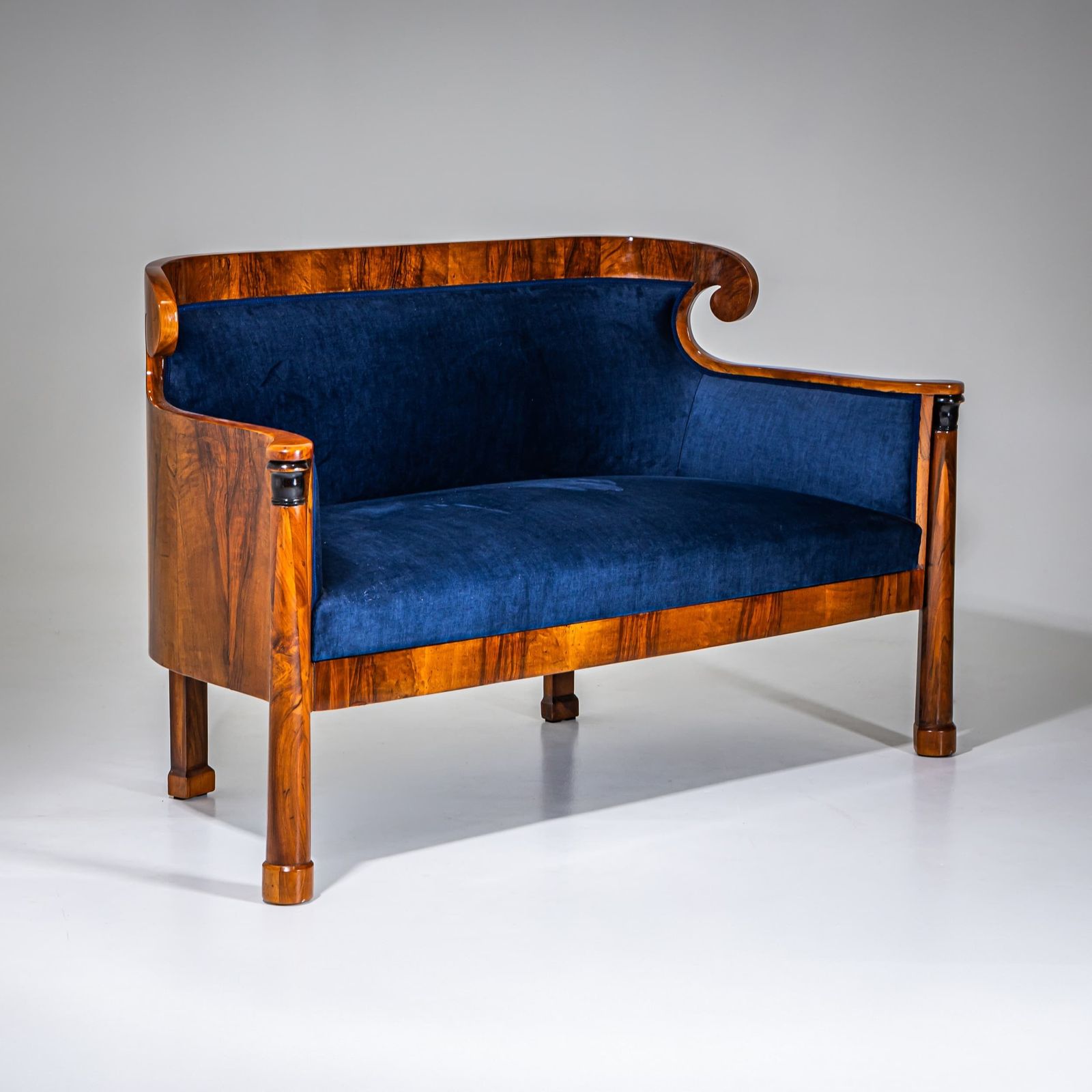 Biedermeier Sofa In Walnoot, Oostenrijk, Ca. 1830 photo vinterior