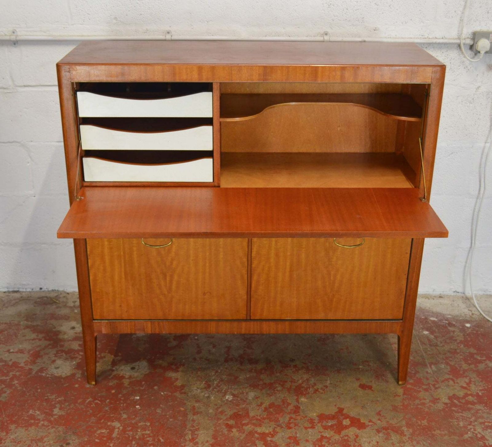 Greaves & Thomas Furniture   Mid Century Writing Desk / Drinks Cocktail Bar (Set Of Sex Education) photo 440.0